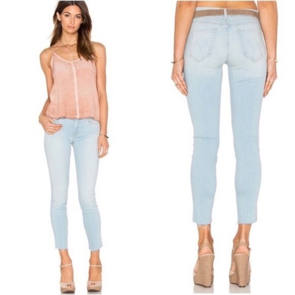 MOTHER Looker Ankle Fray Jeans In “Sweet Talk Me” (Light Wash) 🩷